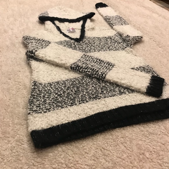 Justice sweater - Picture 2 of 6